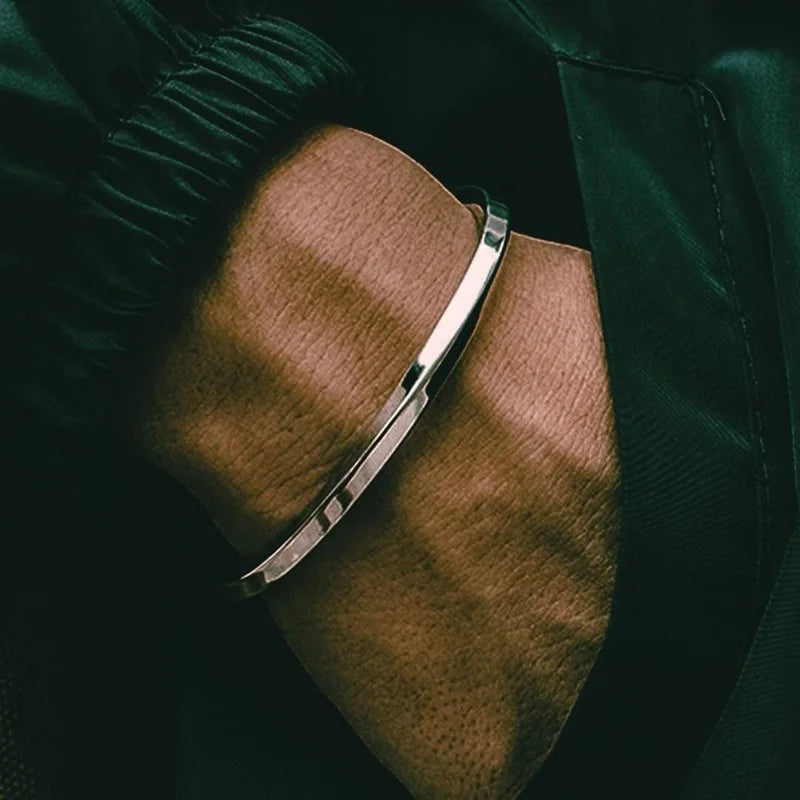 Retro Sword-Shaped Bracelet – Creative Open Bangle for Men & Women, Fashionable Party Jewelry Gift