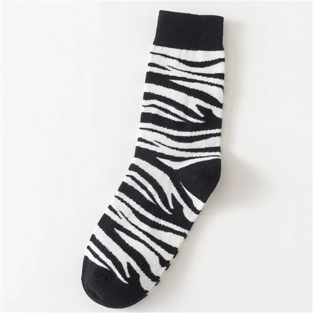 Colorful Striped Art Socks for Men – Rainbow Zebra Pattern Winter Fashion Crew Socks, Unisex Business Casual Combed Cotton Dropshipping Socks