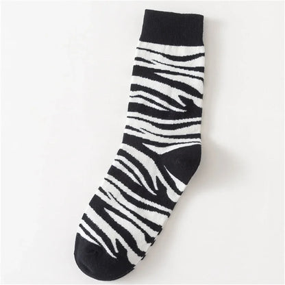 Colorful Striped Art Socks for Men – Rainbow Zebra Pattern Winter Fashion Crew Socks, Unisex Business Casual Combed Cotton Dropshipping Socks