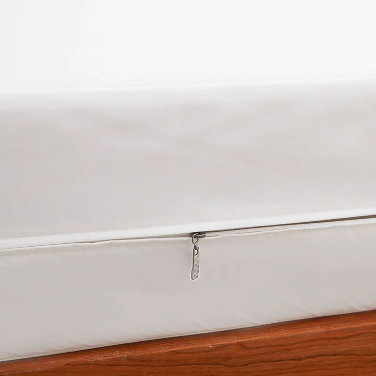 Waterproof Mattress Protector with Zipper - Soft, Breathable & Noiseless Cover for Single, Double, Queen, or King Size Bed