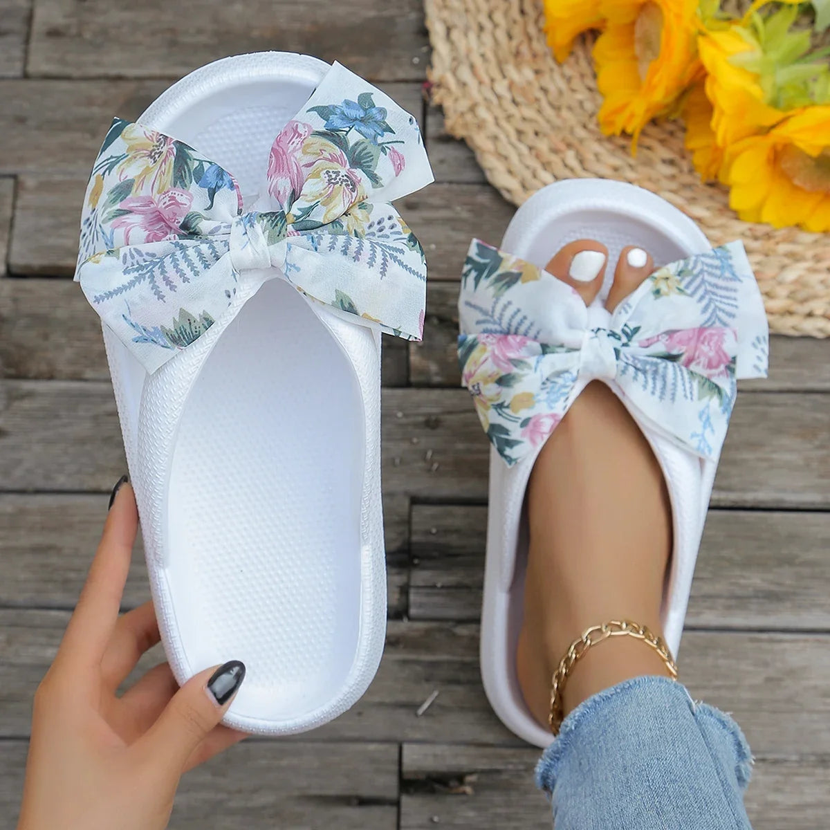 Women's Leopard Bow Flip Flops - Soft Thick-Soled Cloud Slippers for Summer Beach & Travel