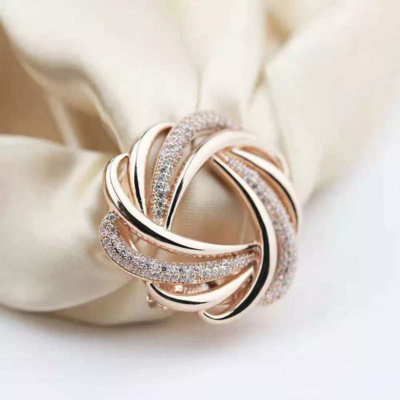 Trendy Vintage Rhinestone Flower Scarf Buckle: Pearl Crystal Scarf Ring for Women - Hollow Scarves Brooch Jewelry Accessory