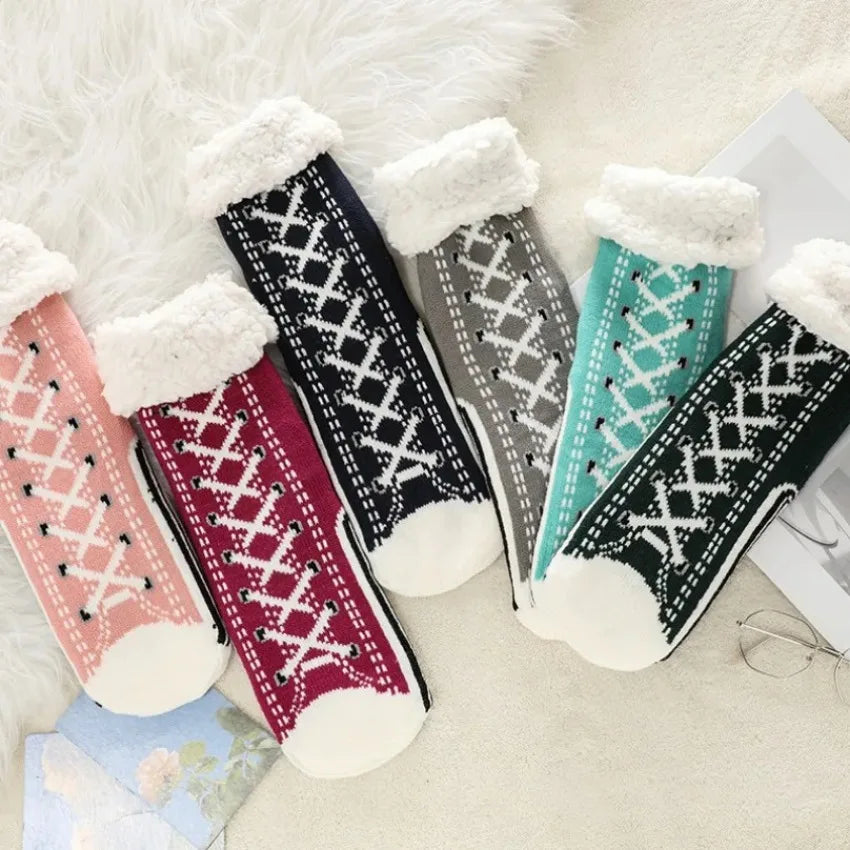 Women’s Winter Thermal Fluffy Socks – Soft Plush Non-Slip Floor Slippers with Short Fuzzy Grip and Zipper