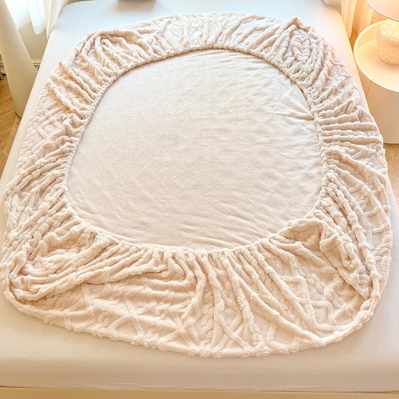 Winter Warm Coral Fleece Fitted Bed Sheet – Thick Fluffy Mattress Cover with Elastic Band for Single, Queen & King Beds
