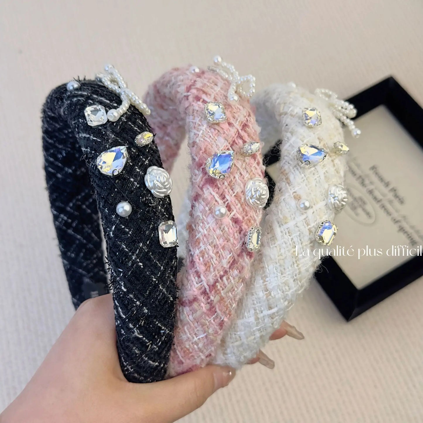 Black & White Camellia Embroidery Hairband – Woolen Weave Padded Headband for Women, French Fashion, Autumn/Winter 2023