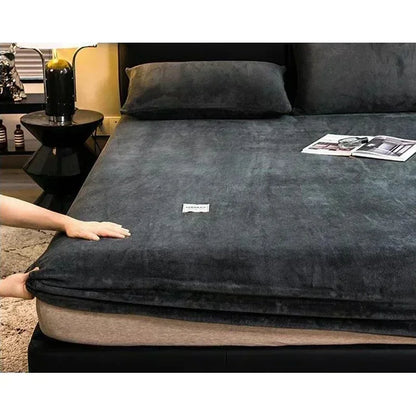 Soft Warm Plush Fitted Sheet – Elastic Coral Fleece Mattress Cover for Winter, Luxury Double Bed Bedding