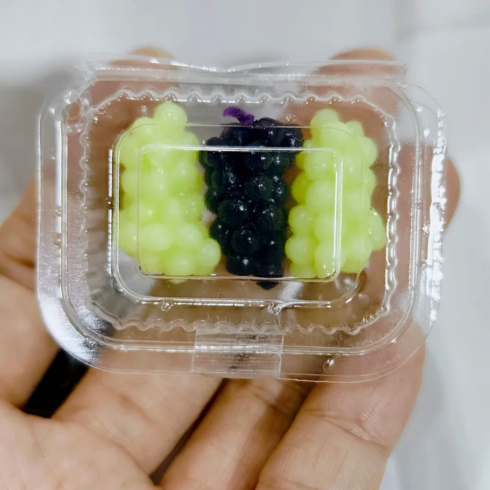 1/6 Miniature Dollhouse Fruit Set – Mini Peach & Grape with Box for Blythe, OB11, BJD Dolls
