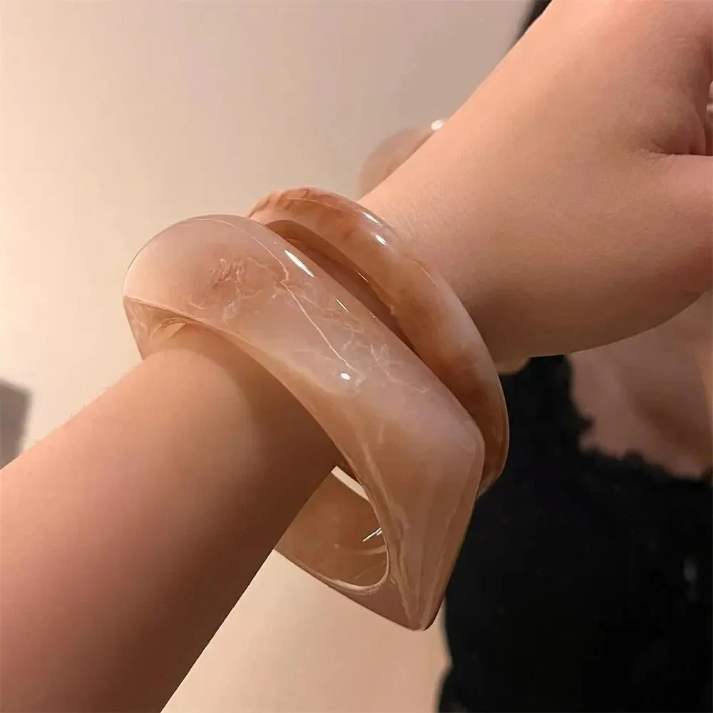 Vintage Wide Geometric Resin Beige Brown Coffee Bangles — Irregular Chunky Bracelet Jewelry Gift for Women & Girls