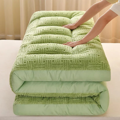 Fluffy Fleece Mattress Topper - Extra Thick Warm Plush Mattress Pad for Winter, Queen Size Folding Camping Mat
