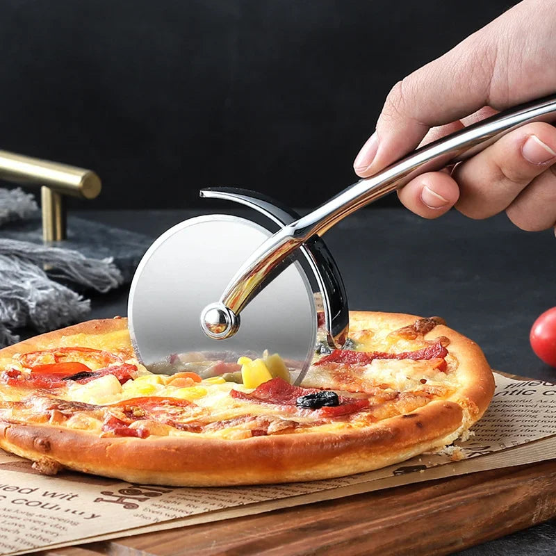 Stainless Steel Pizza Cutter with Zinc Alloy Handle – Single Wheel Cake, Bread, and Pie Slicer for Kitchen Baking