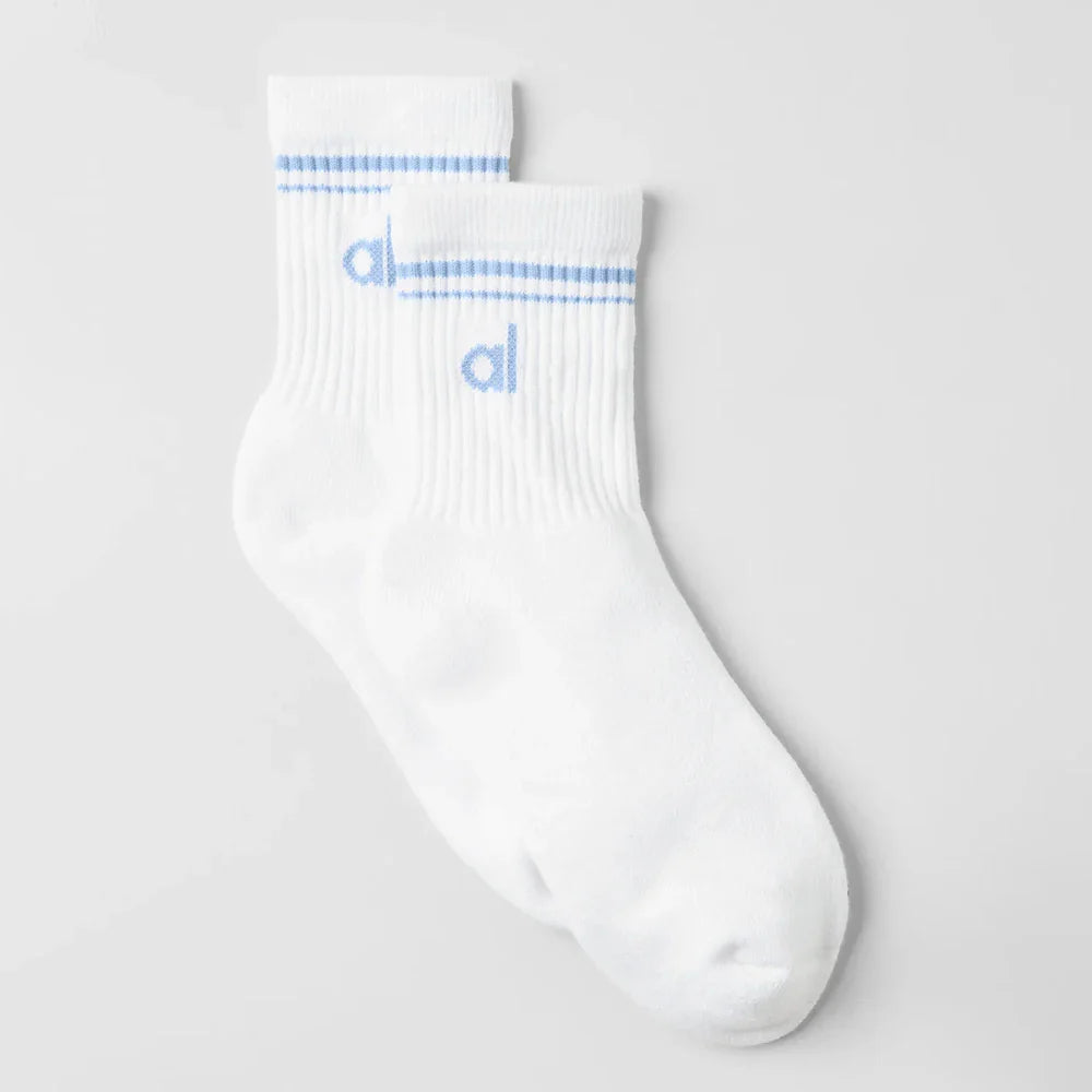 A Women's Soft Cotton Yoga Socks – Mid-Tube Solid Color Casual Socks for Men & Women*
