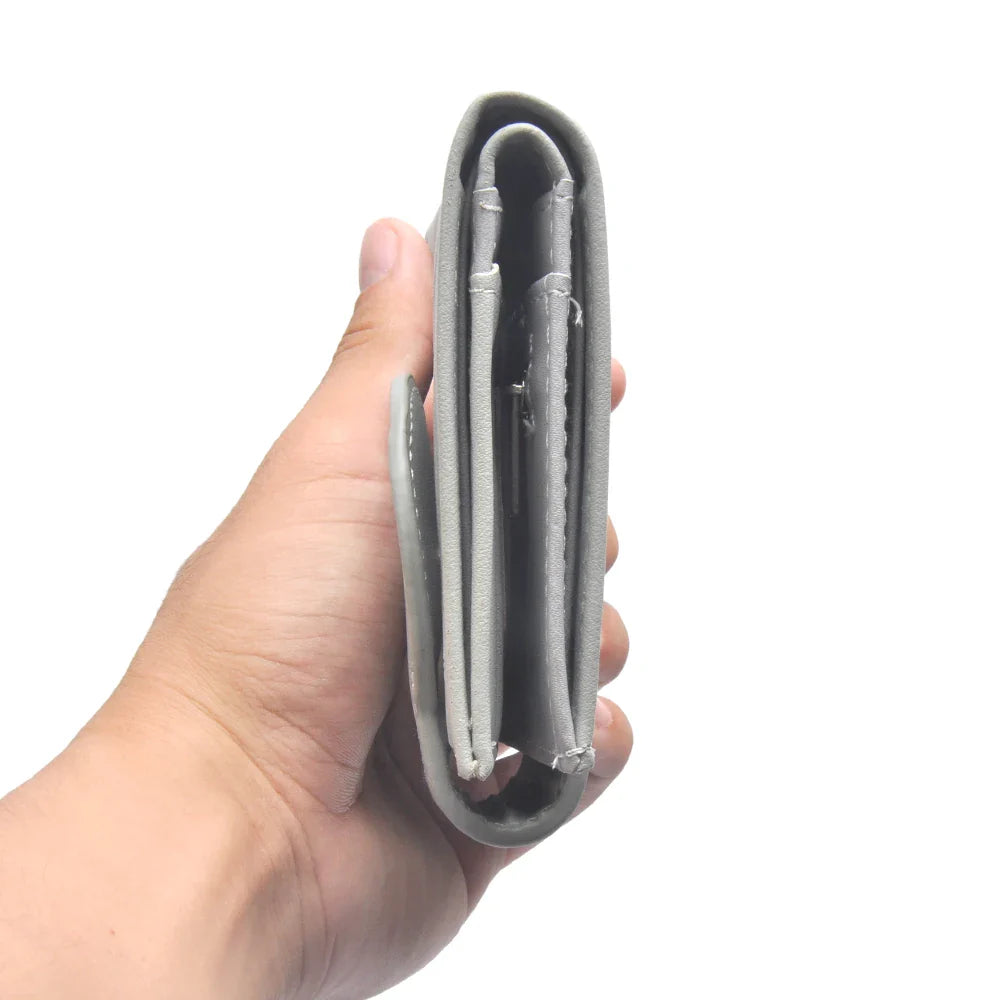 Classic Gamepad Pattern Bifold Wallet — Console-Shaped Coin Pocket & Card Holder Short Purse, Unique Gift 2025