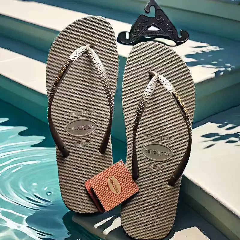 Summer 2025 Women’s Flip Flops – Fashionable Outdoor Beach Slippers for Travel
