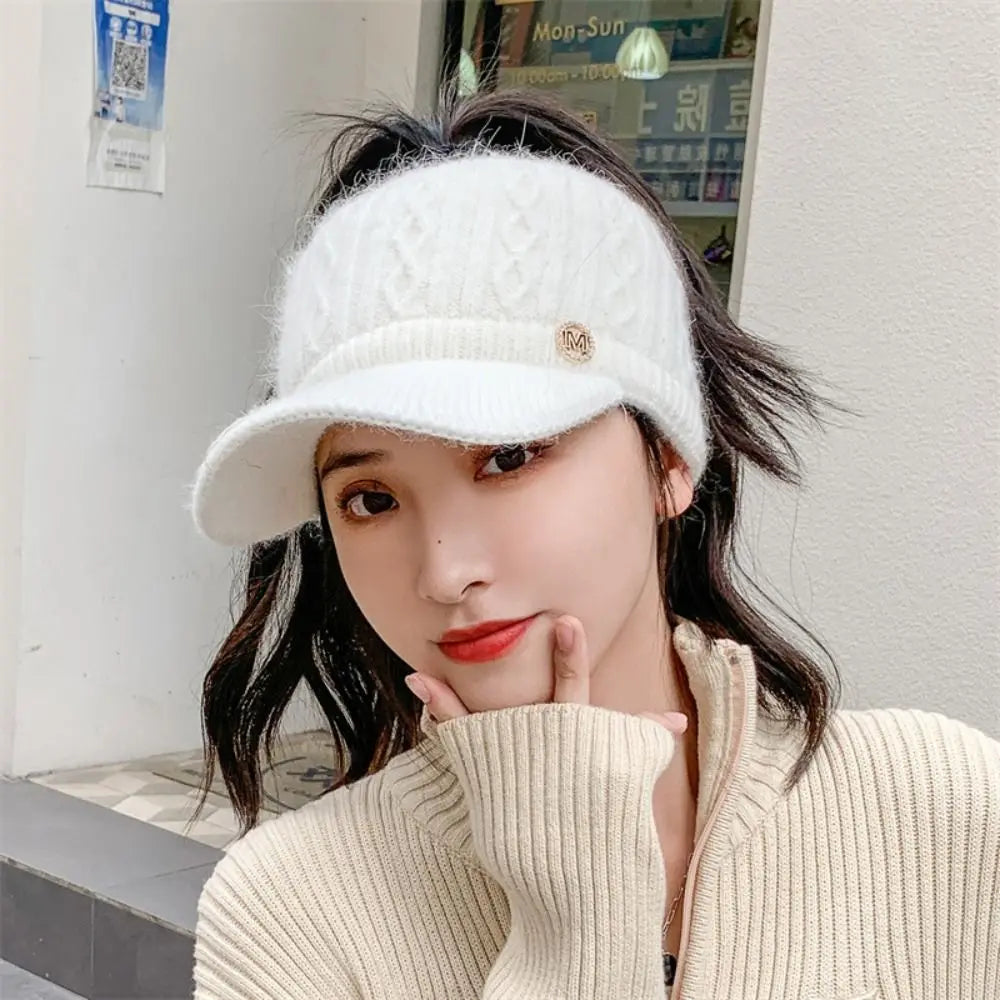 Women's Knitted Ponytail Hat – Warm Winter Rabbit Fur Baseball Cap for Outdoor Sports & Golf