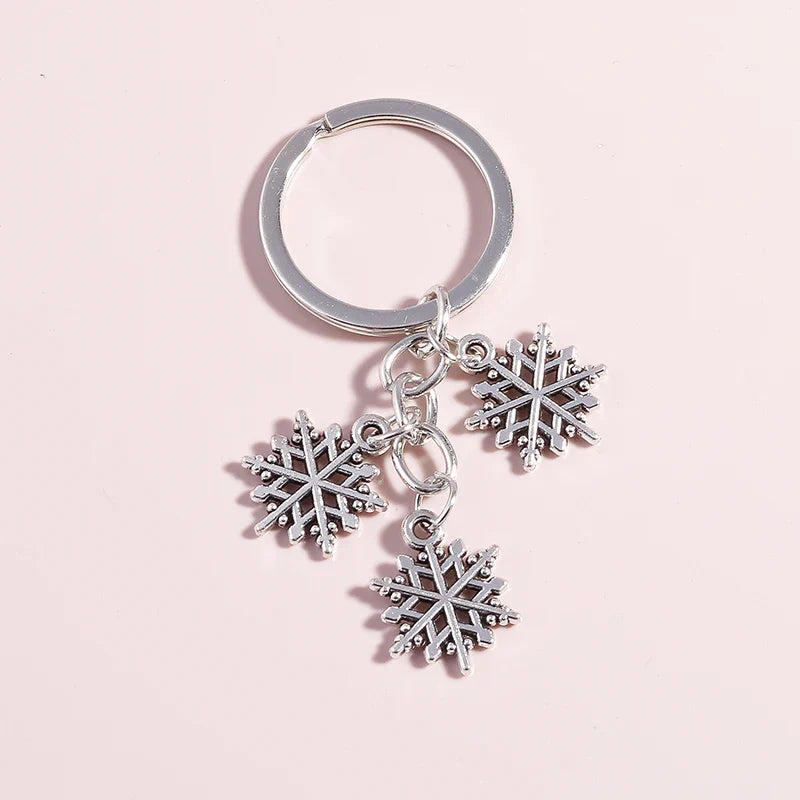 Retro Gothic Punk Heart Cross Keychain – Metal Flower Key Ring Pendant for Car Keys, Handbag Decor & Jewelry Gift