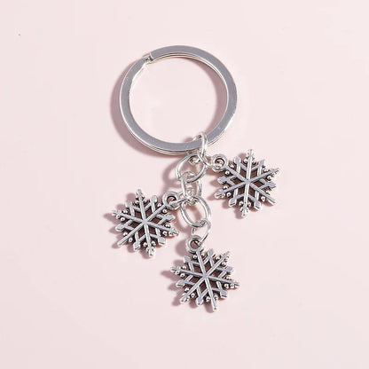 Retro Gothic Punk Heart Cross Keychain – Metal Flower Key Ring Pendant for Car Keys, Handbag Decor & Jewelry Gift