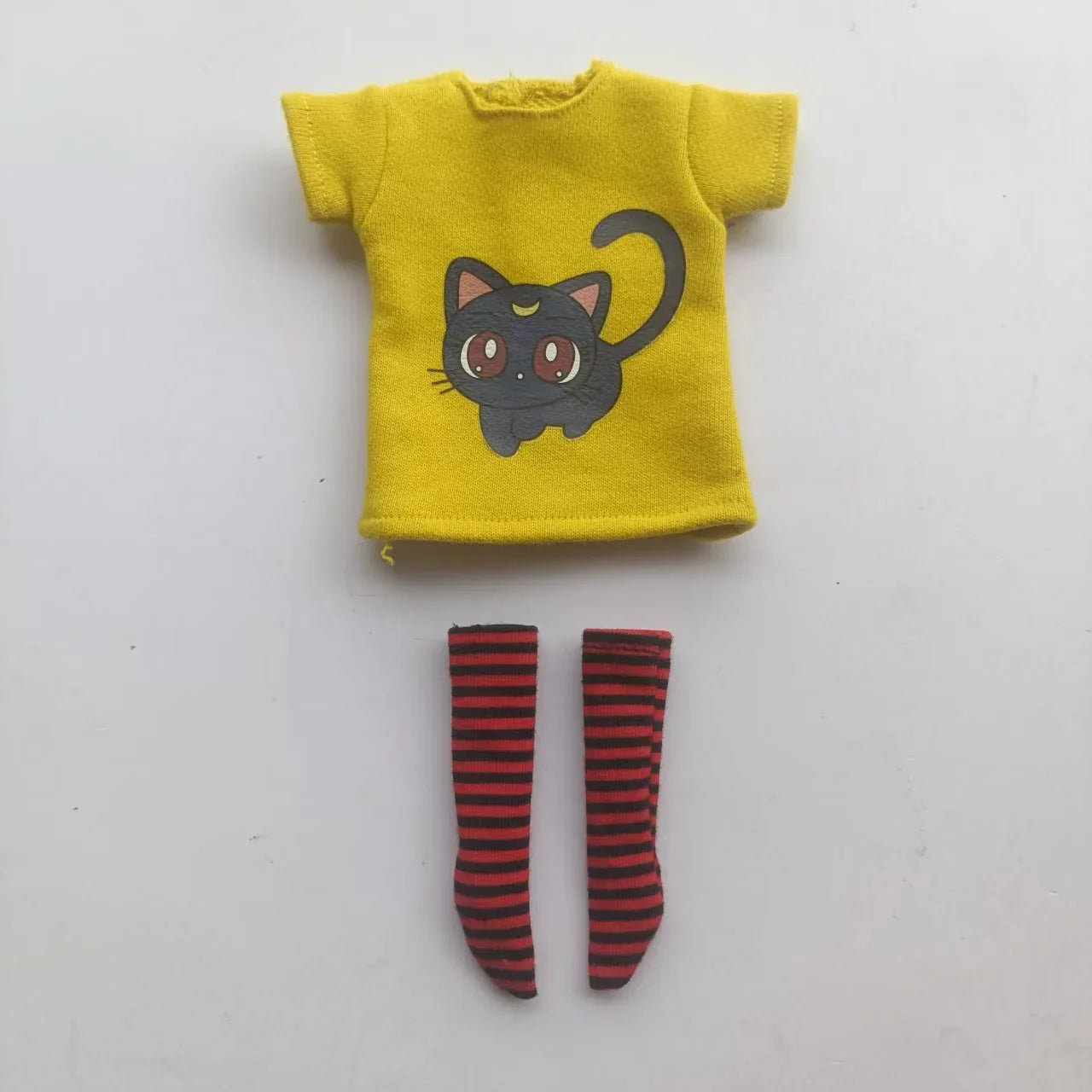 Handmade OB24 1/6 Blyth Doll Clothes – Cartoon T-Shirt with Striped Socks for 1/6 Doll Accessories