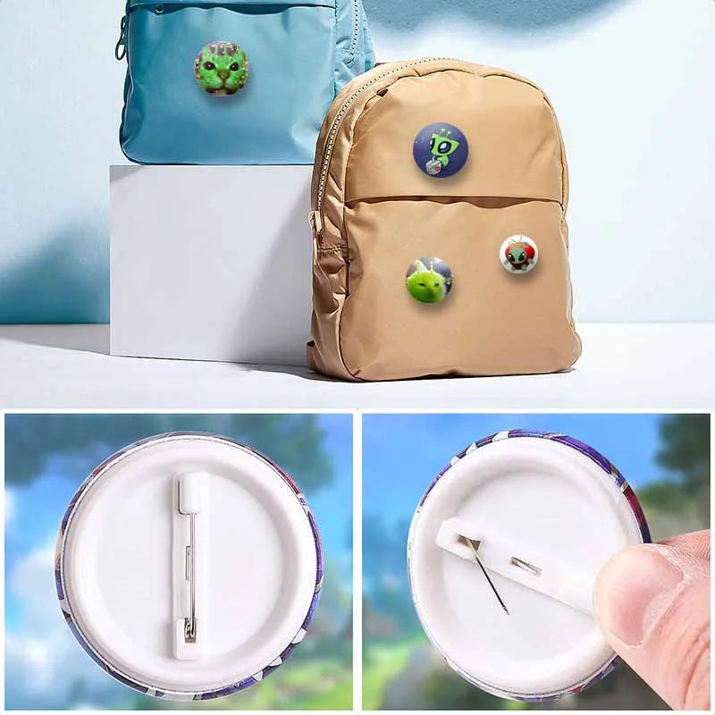 Cute Green Alien Cat Round Badge – Funny Cartoon Animal Brooch Pin for Backpack, Lapel & Gifts