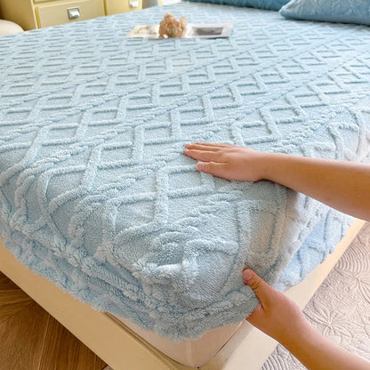 Winter Warm Coral Fleece Fitted Bed Sheet – Thick Fluffy Mattress Cover with Elastic Band for Single, Queen & King Beds
