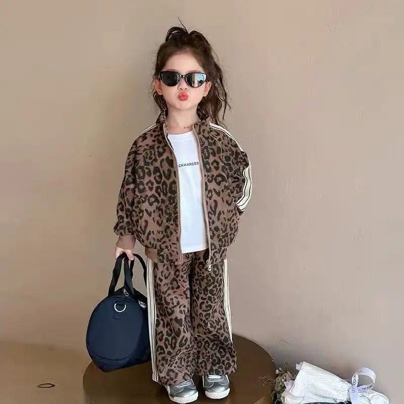Girls' Spring Sportswear Set – Stylish Leopard Pattern Top & Pants Two-Piece Outfit for Children