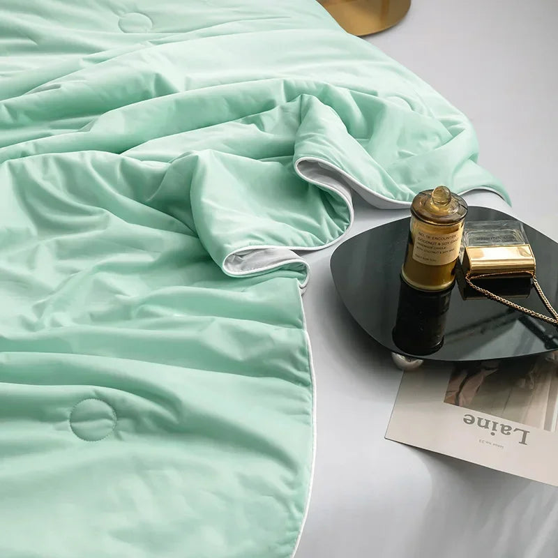 High-Quality Cooling Blanket – Smooth Air-Conditioning Comforter, Lightweight Summer Quilt with Double-Sided Cooling Fabric