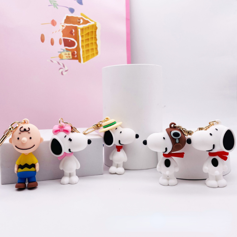 Snoopy Silicone Keychain – Cute Doll Key Charm for Car, Backpack & Gifts