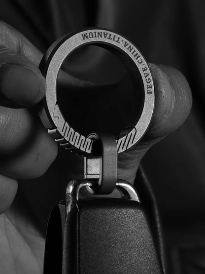Titanium Alloy Quick-Release Keychain Ring – Mini Car Key Connector Buckle EDC Key Ring Accessory for Everyday Carry