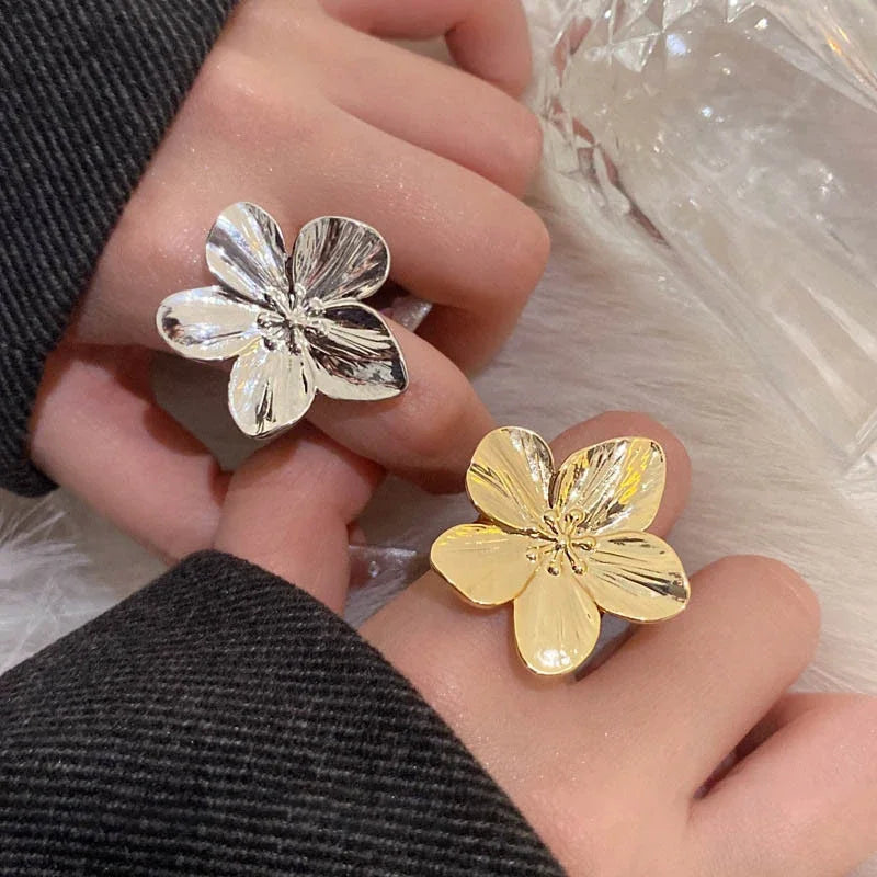 2PC Women's Trendy Stainless Steel Flower Earrings – Fashionable Outdoor Travel & Party Gifts