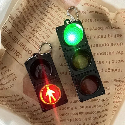 1/2Pcs Simulation Electronic Traffic Light Keychain – Mini LED Pedestrian Light Toy, Kids Cognitive Gift Pendant