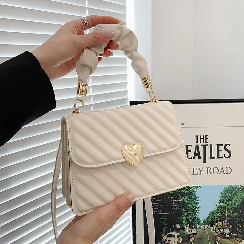 Fashion Rhombus Tote Bag for Women - Shoulder Handbag with Pleated Metal Heart Shape Trim, Girls' Student Coin Pack