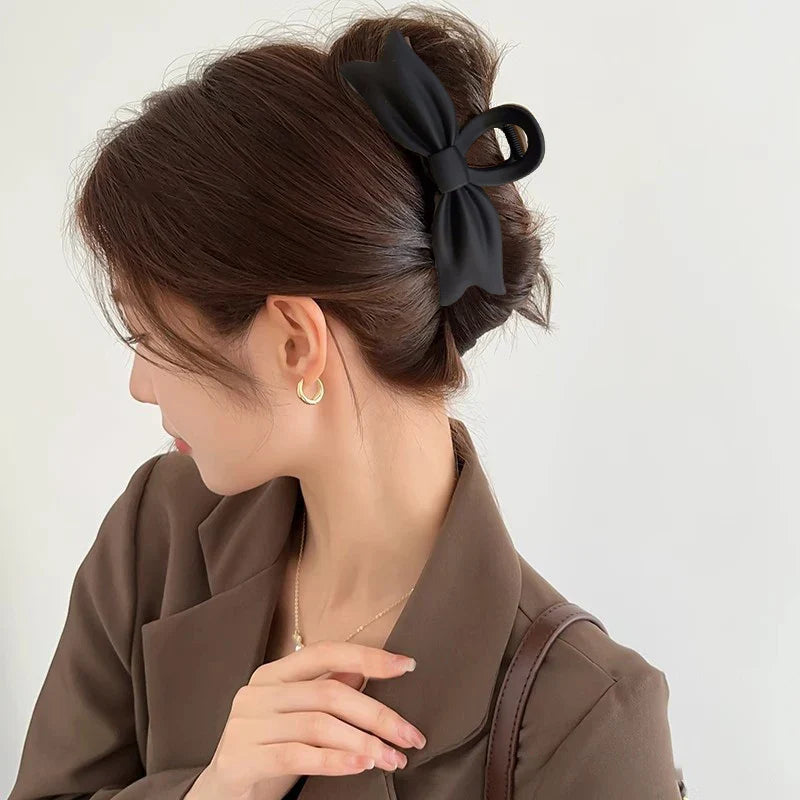Elegant Large Black Hair Clip for Women - Fashion French Hairgrips with Korean Letter Design, Girls Hairpins Hair Accessories