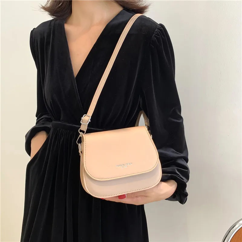 Women's Crossbody Bag – Solid Color Fashionable Retro Flipped Design, Casual and Simple Style