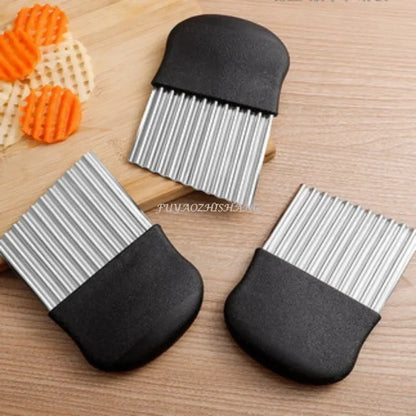 Stainless Steel Crinkle Cutter - Wavy Potato Chip Slicer for Vegetables, Fruits, Dough, and French Fry Kitchen Tool