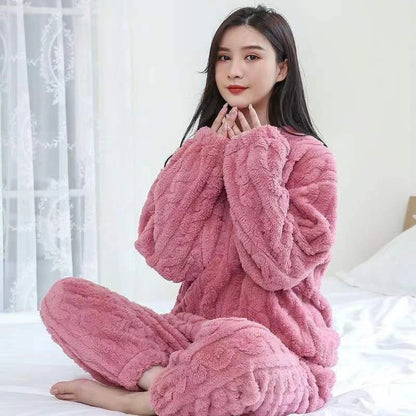 Two-Piece Autumn & Winter Pajama Set – Thick Fleece-Lined Coral Velvet Long-Sleeve Top and Pants, Warm Home Wear