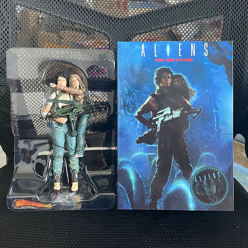 NECA Alien 2 LT Ellen Ripley & Newt Figure – Giger Xenomorph Facehugger Collectible Action Model Toy, Perfect Gift