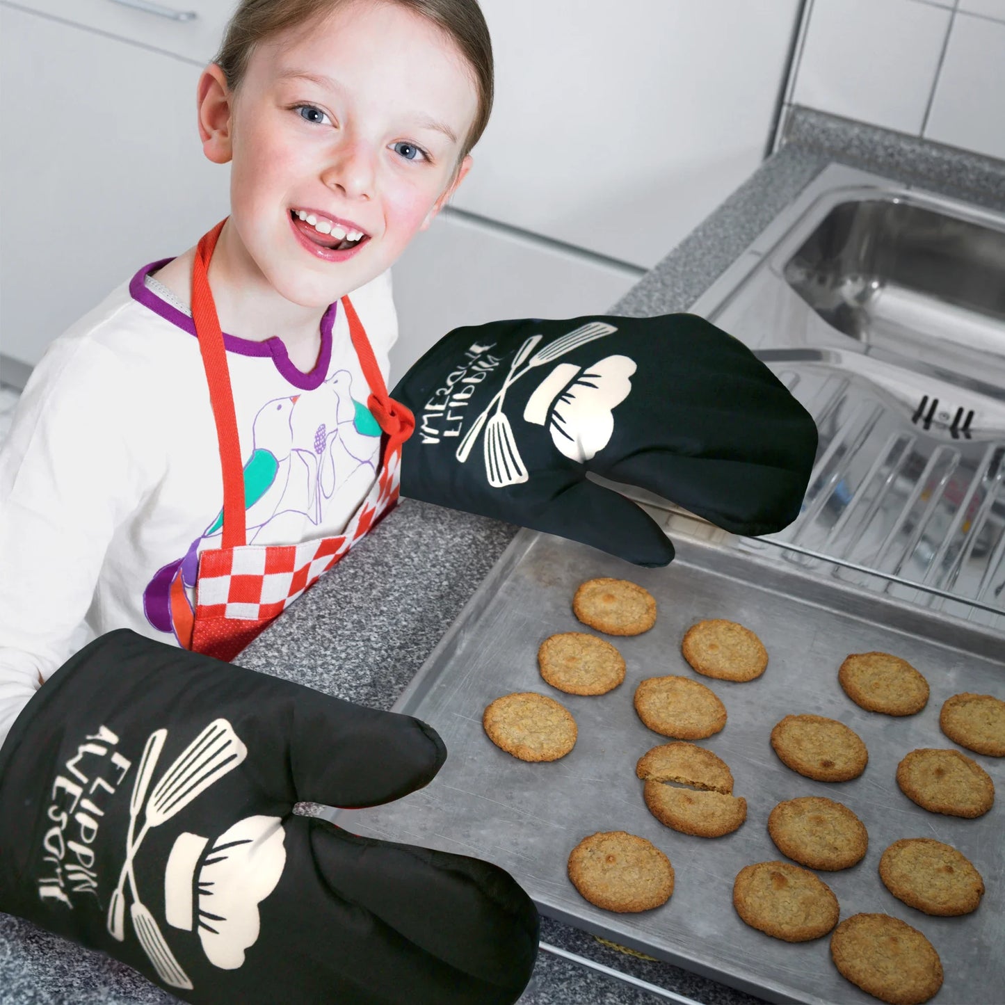 Custom Cartoon Microwave Oven Mitts & Potholder – Heat-Resistant Kitchen Gloves for BBQ, Baking & Cooking