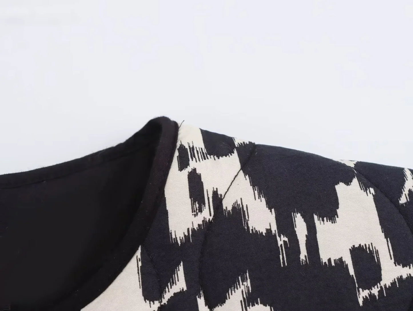 2024 Autumn Women's Snake Skin Printed Jacket – European & American Style, Fashion Button Long Sleeve Coat