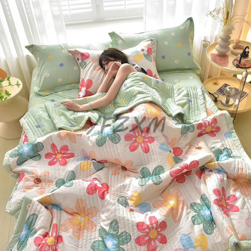 Quilted Spring Summer Quilt – Soft, Lightweight & Breathable Duvet for Queen Size, Comfortable & Washable