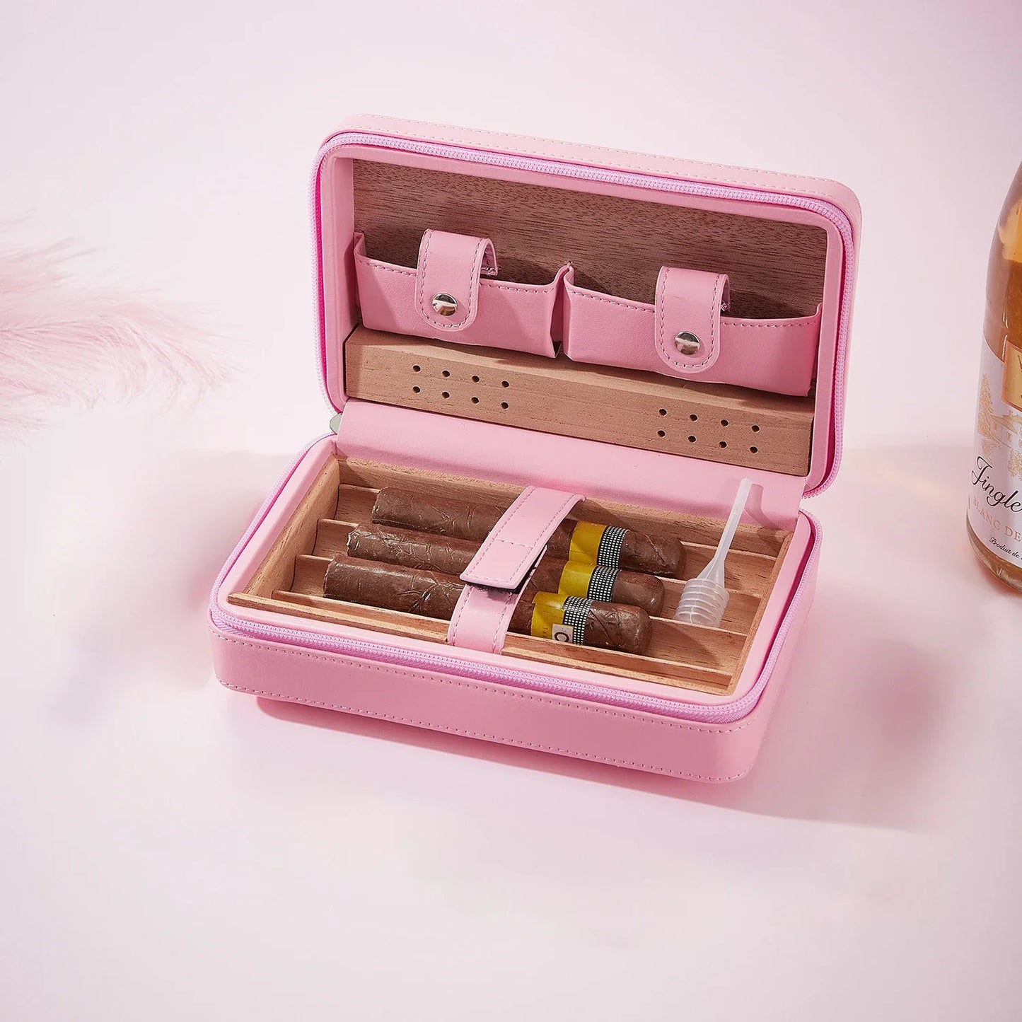 Cedarwood Cigar Case – Portable Leather Cigar Box for 4 Cigars, Humidor Kit with Humidifying Holder & Accessories