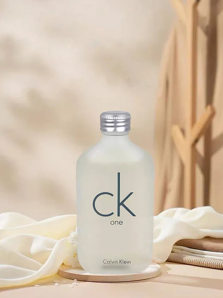 Calvin Klein CK ONE Unisex Eau de Toilette – 100ml/200ml/300ml Fresh Citrus Scent, Long-Lasting EDT