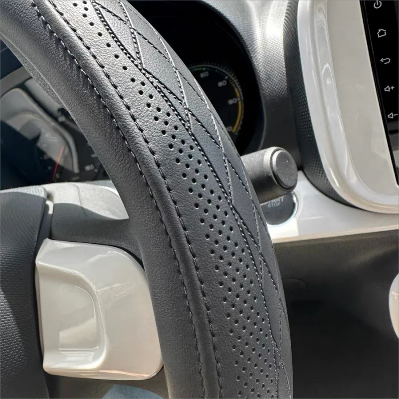 Napa Leather Perforated Car Steering Wheel Cover – Non-Slip, Breathable, Universal 15 Inch (Approx. 38.1cm) Patchwork Design
