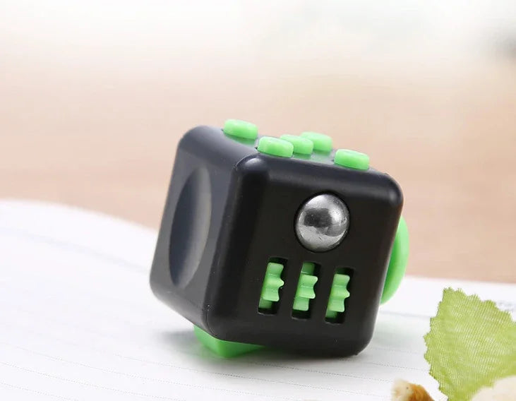Creative Solid Color Fidget Dice – Handheld Stress Relief Toy for Kids & Adults, Anxiety & Autism Aid