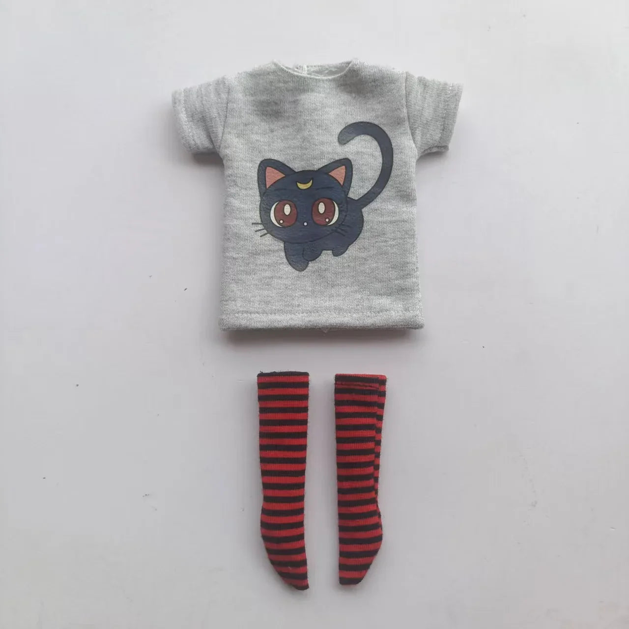 Handmade OB24 1/6 Blyth Doll Clothes – Cartoon T-Shirt with Striped Socks for 1/6 Doll Accessories