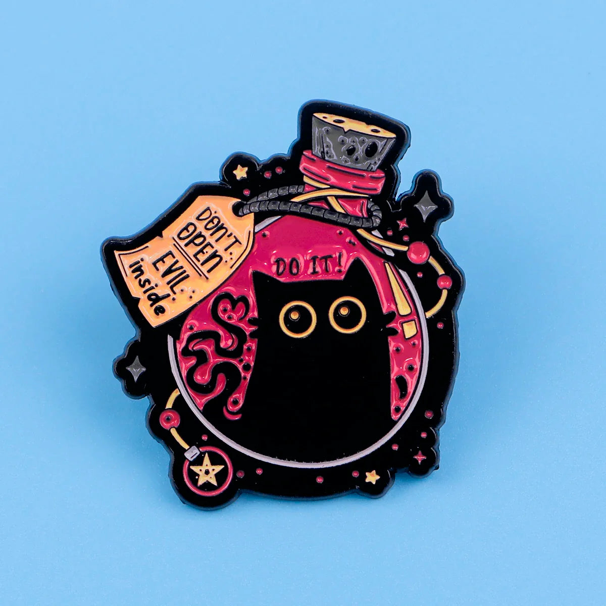 Cute Black Cat Enamel Pin – Animal Brooch Lapel Pin for Backpack, Clothing, Witch Jewelry & Halloween Gifts