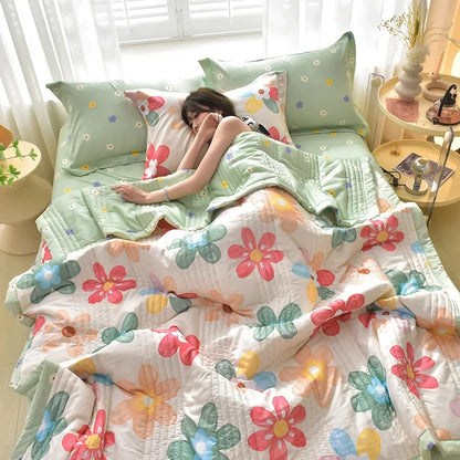 Quilted Spring Summer Quilt – Soft, Lightweight & Breathable Duvet for Queen Size, Comfortable & Washable