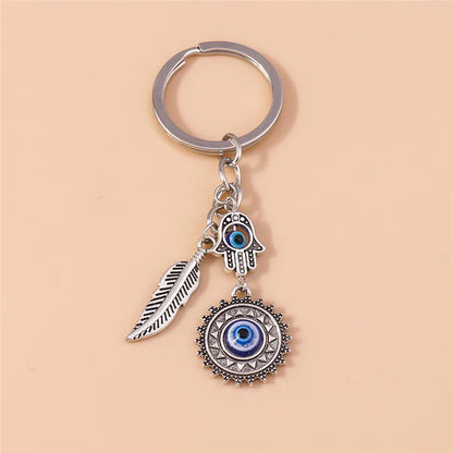 Retro Gothic Punk Heart Cross Keychain – Metal Flower Key Ring Pendant for Car Keys, Handbag Decor & Jewelry Gift