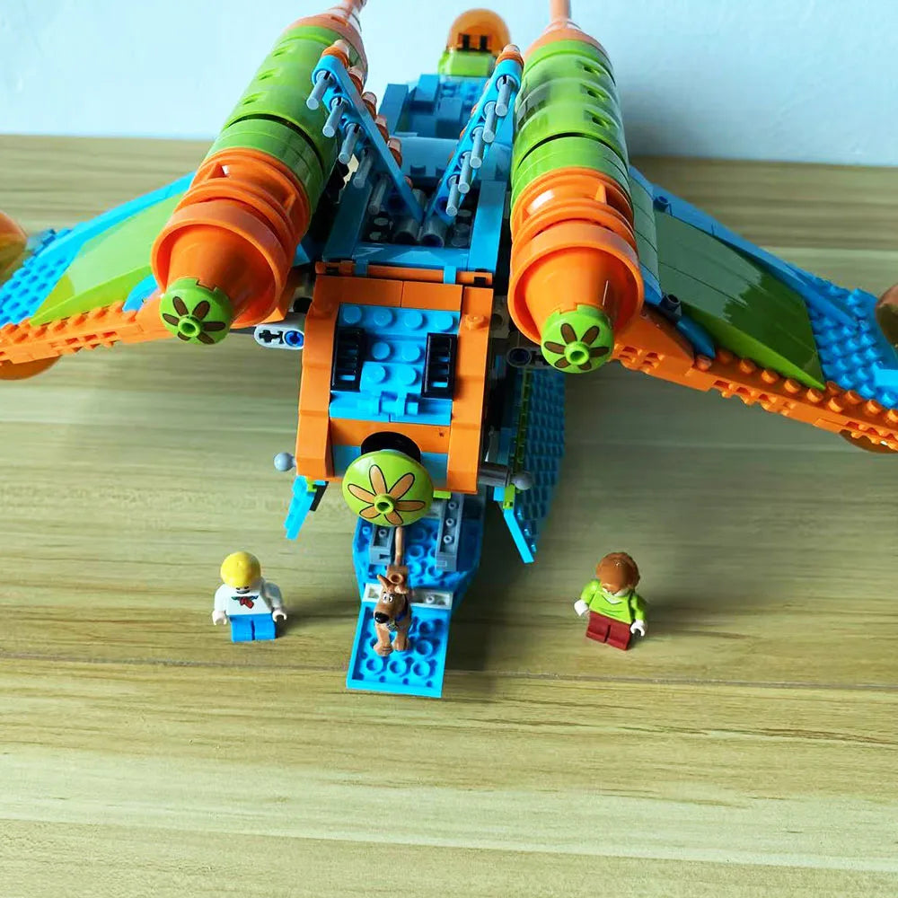 1116-Piece Space Patrol Gunship Building Blocks Set - MOC Sci-Fi Aircraft Model for Collectors & Fans