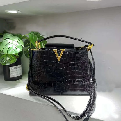 26x10x18cm Women’s Clutch Bag — Designer Crossbody & Shoulder Handbag, Travel Tote Purse