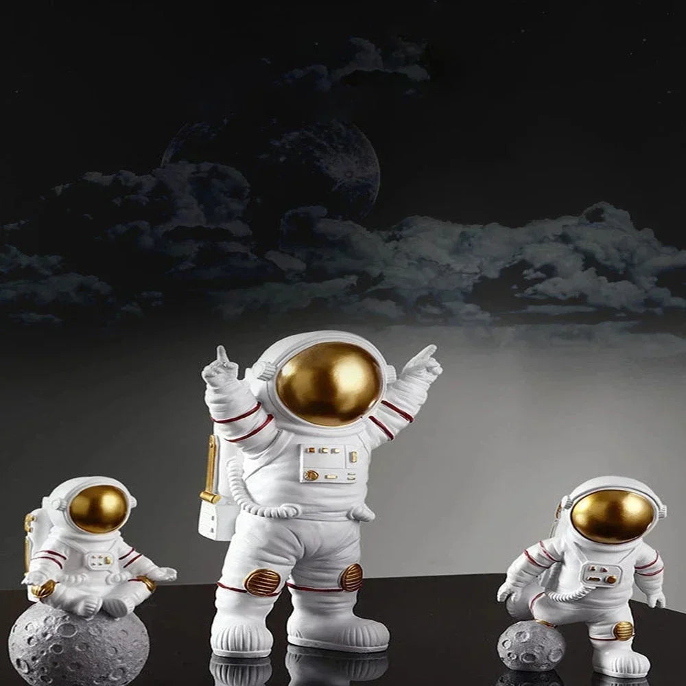 3/4pcs Astronaut Figurine Set - Spaceman Sculpture and Educational Toy - Perfect for Desktop Decor and Kids' Gift