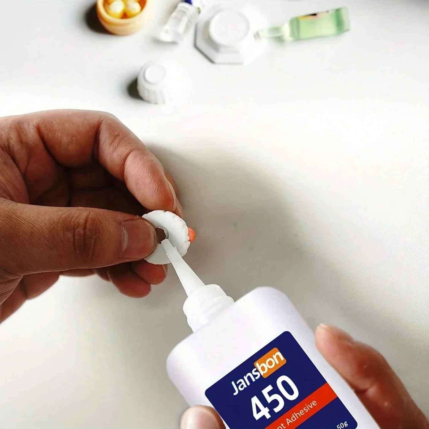 High-Strength Shoe Repair Glue - Universal Waterproof Welding Agent for Glass, Plastic, and Oily Surfaces